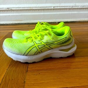 ASICS Gel Cumulus Green 6.5. Only worn Twice.